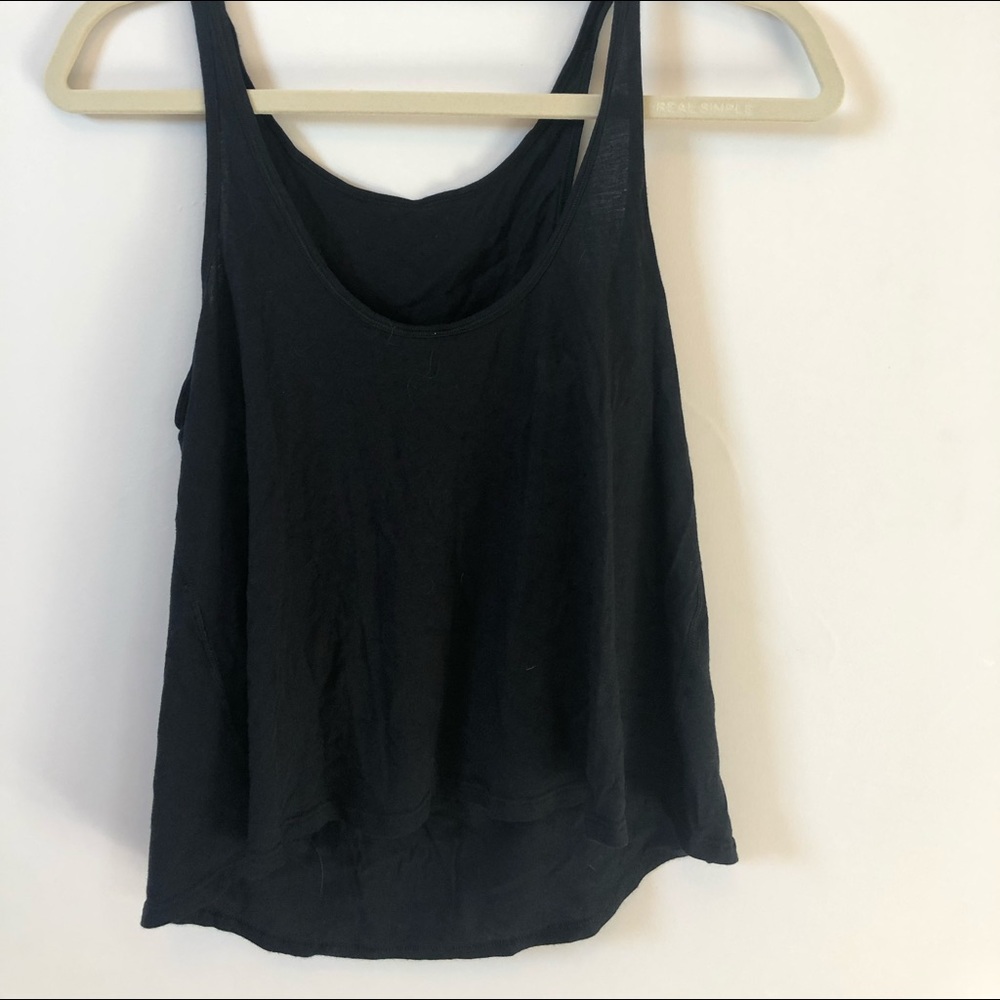 black lululemon tank top